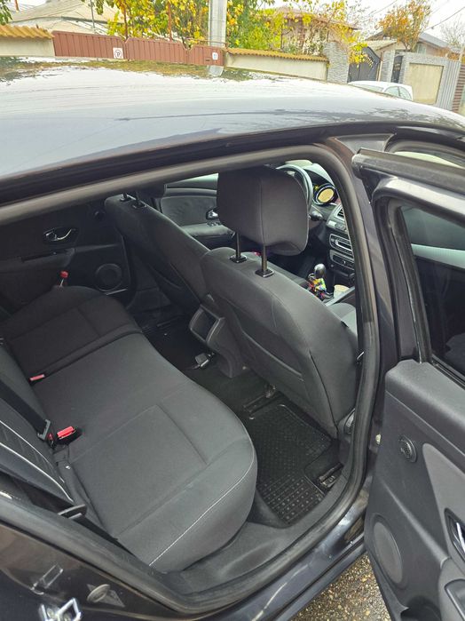 Vând renault megane 3 2014 luna 09 motor 1.5 dCi 110cp