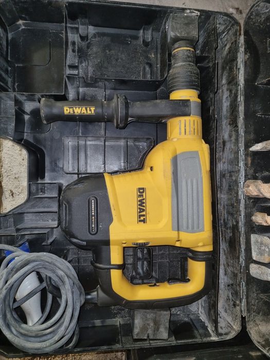 Ciocan rotopercutor dewalt d25614 an 2022 la cutie + accesorii