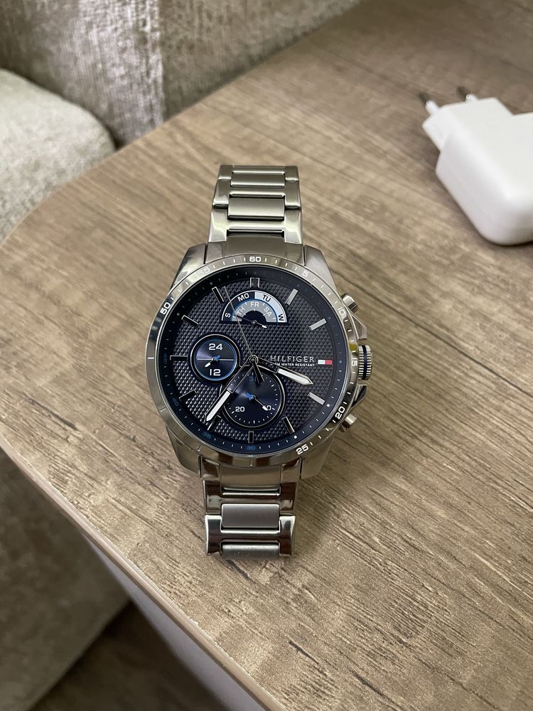 Часовник Tommy Hilfiger Decker