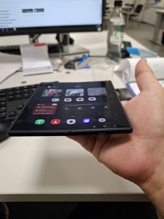 Samsung Z Fold 6 256GB 12GB в Гаранция.