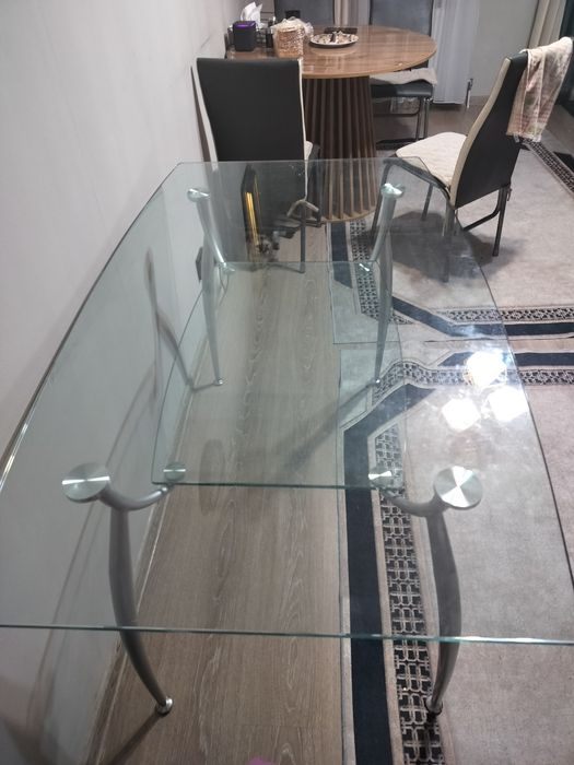 Стол кухоный стеклянный