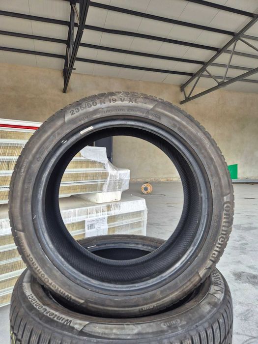 Зимни гуми 235/50/19 Continental 4бр.