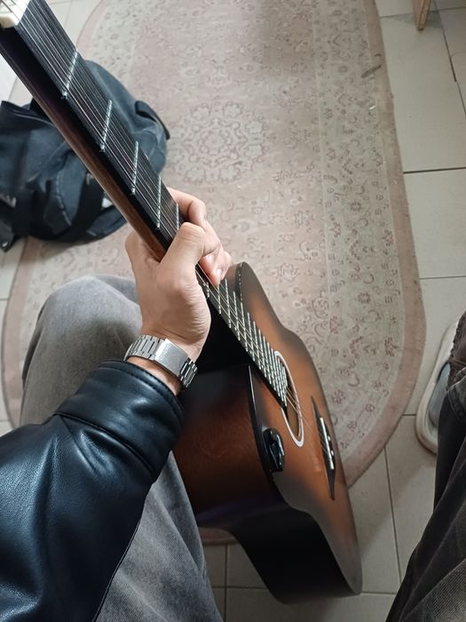 Гитара акустическая