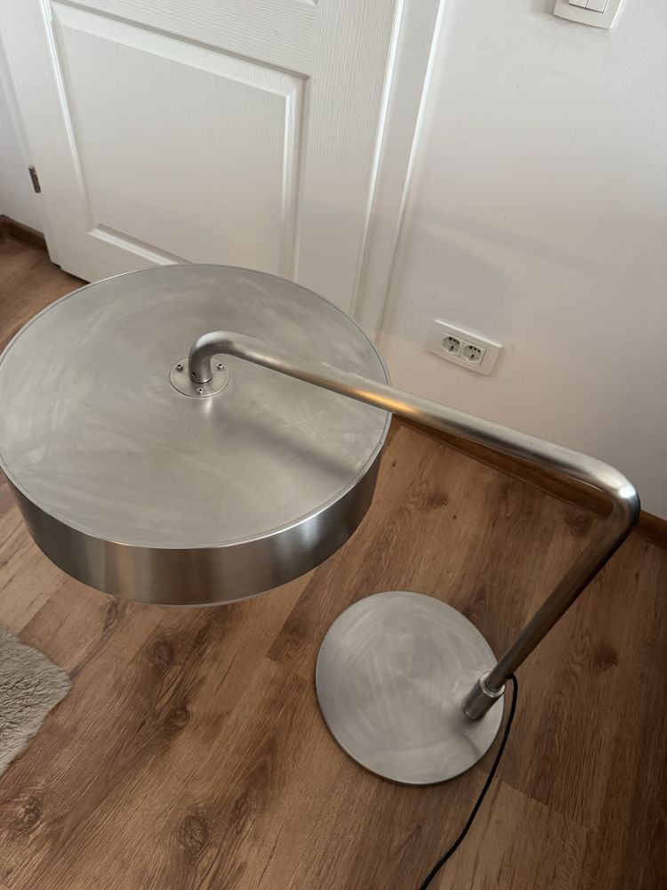 Lampa cu design industrial