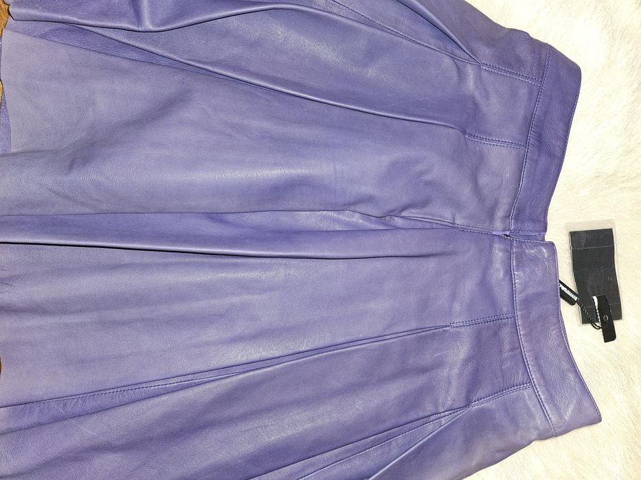 Vand  fusta Emporio Armani  piele naturala fina mov 38