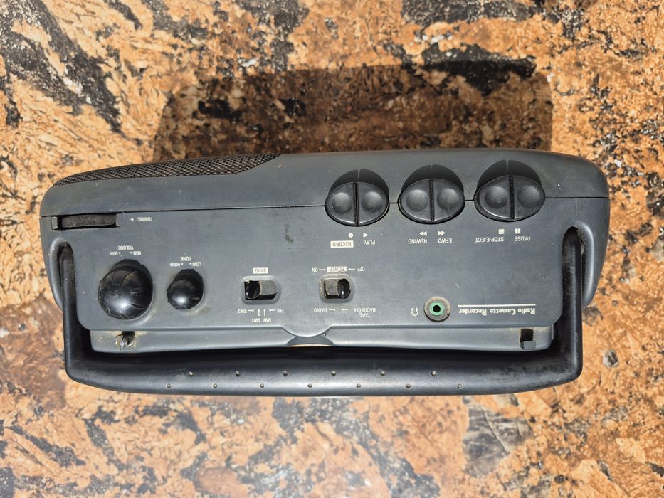 Vând Radio casetofon marca Philips model  AQ 4150