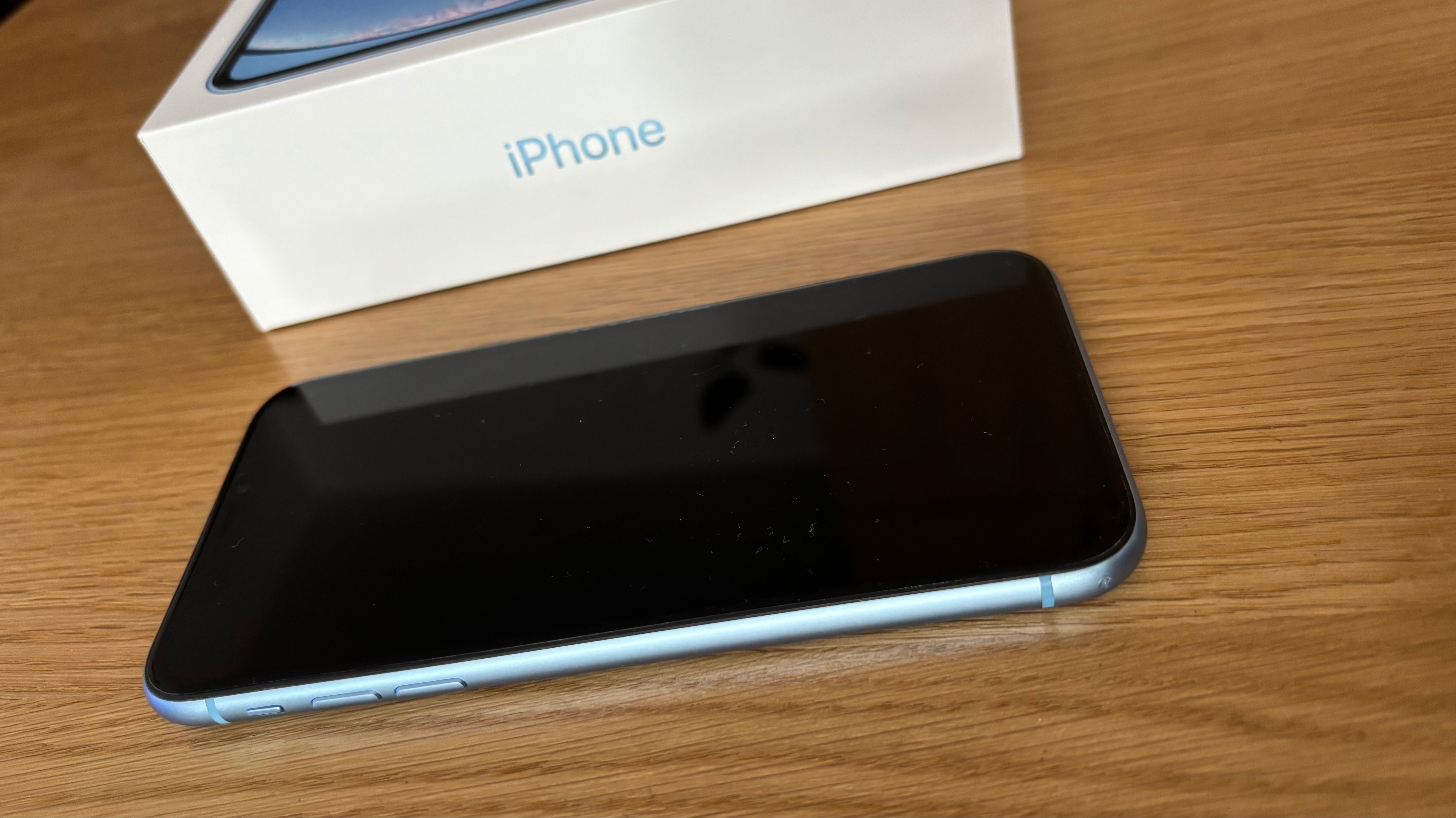 iPhone XR, 64GB, Blue, baterie 81%