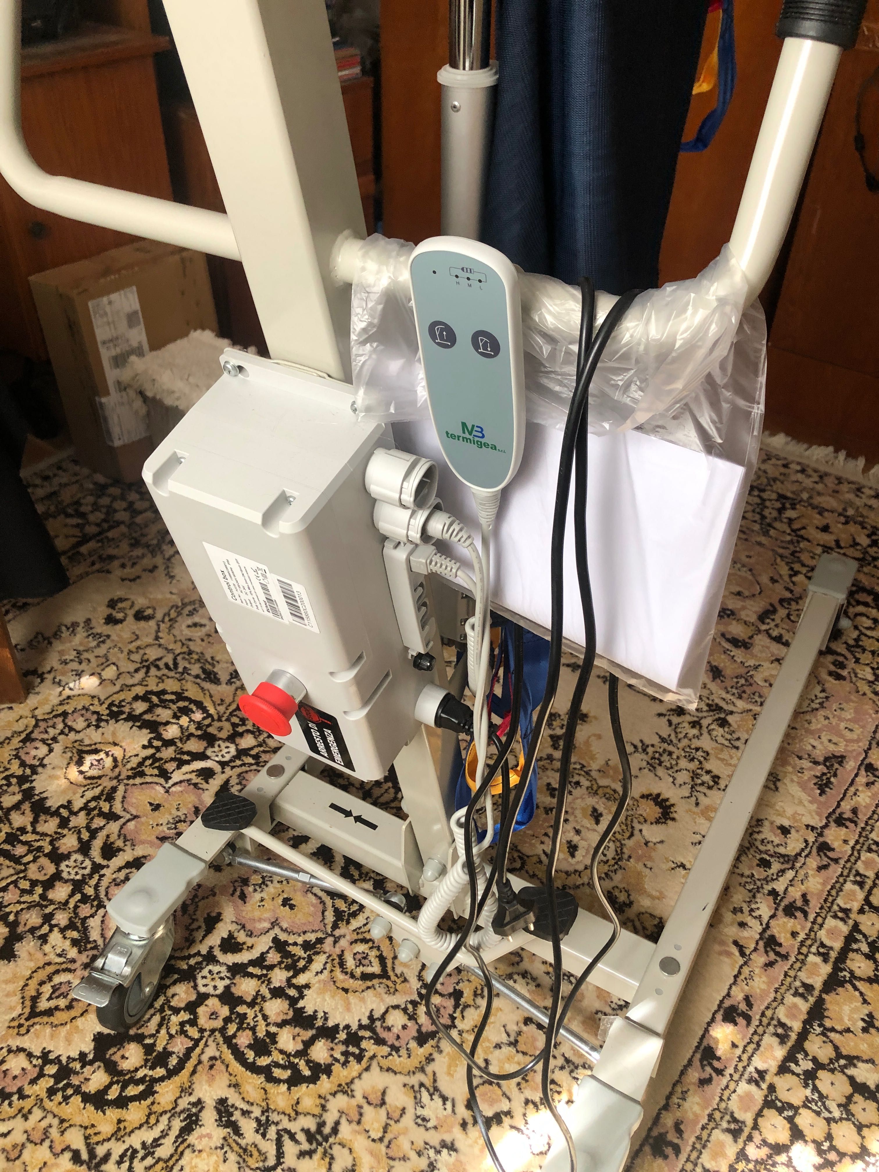 Elevator/lift electric pentru persoane cu handicap