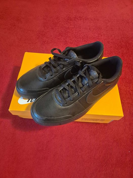 Nike Court Shot noi in cutie