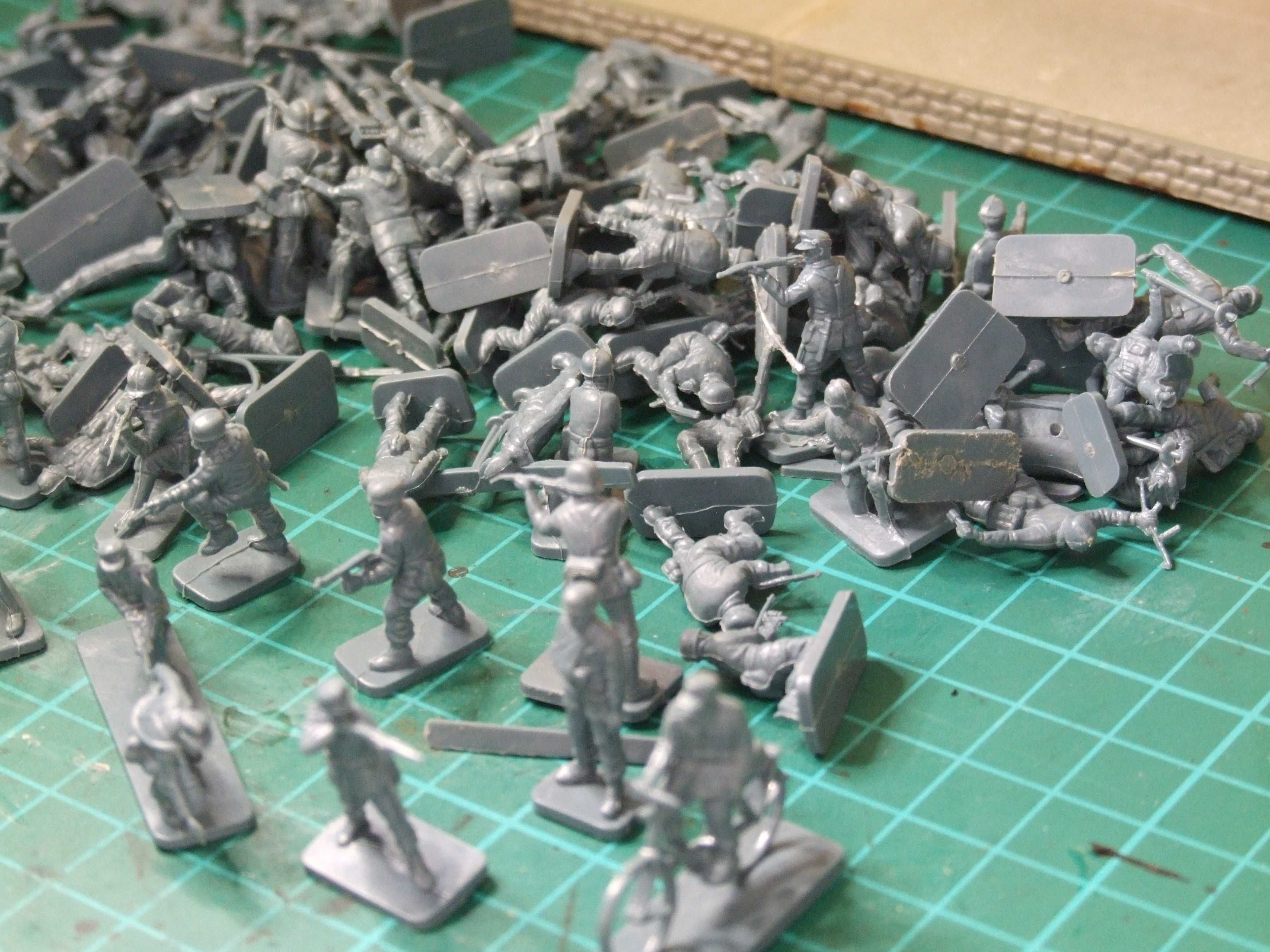 Figurine soldați plastic 1:72 lot-2
