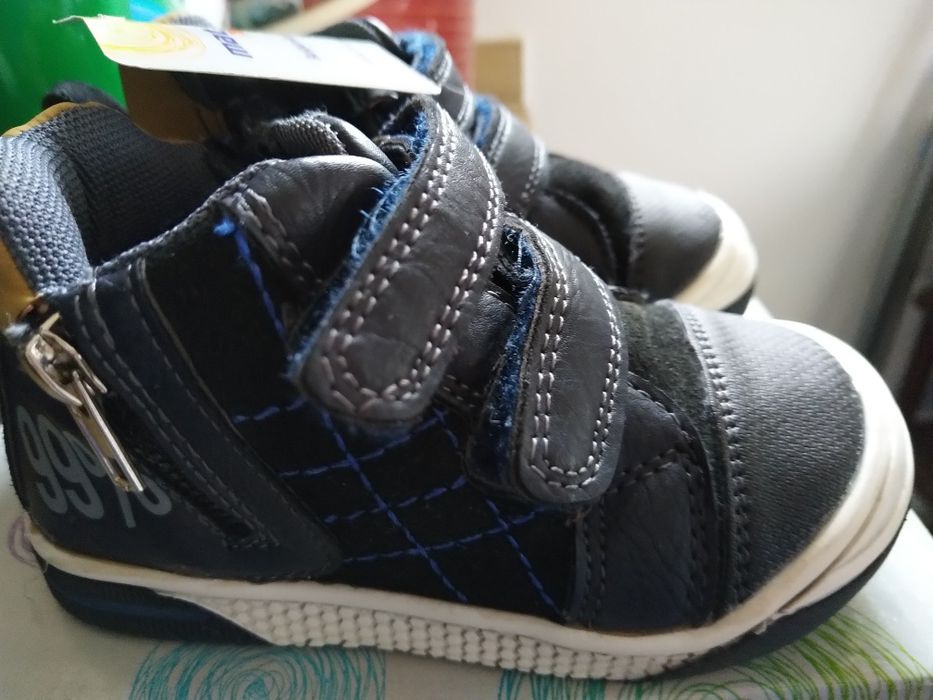 Обувки 22 номер 15см ортопедична стелка като нови