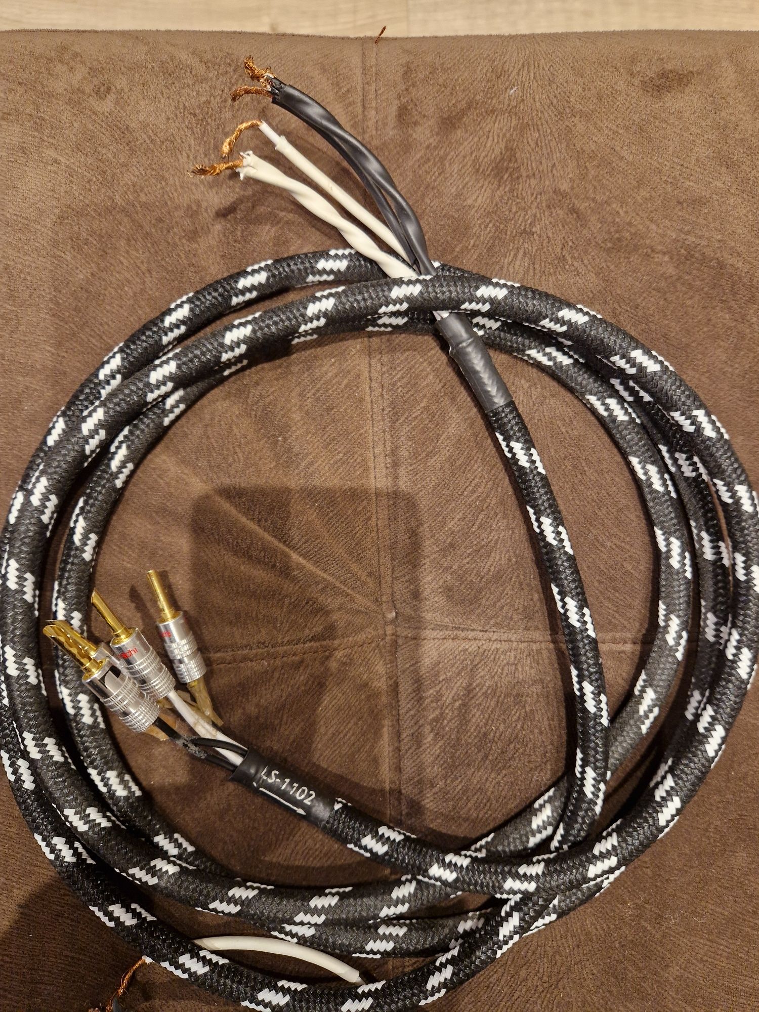 Inakustik LS-1102 bi-wire кабели за озвучителни тела / тонколони