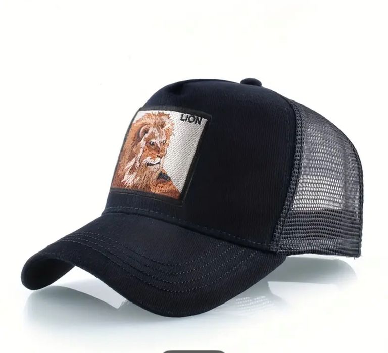 Шапки с козирка различни видове