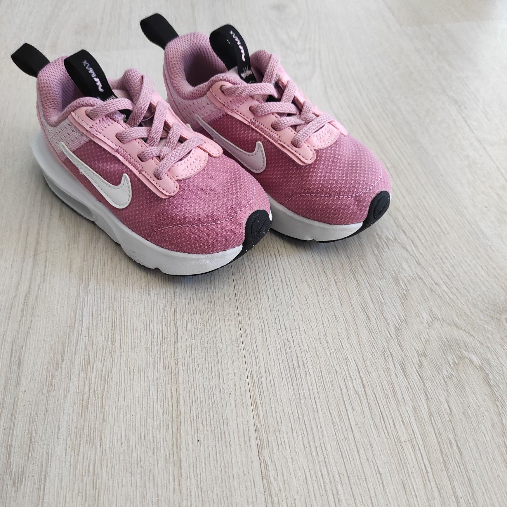 Маратонки Nike за момиче, 24 номер