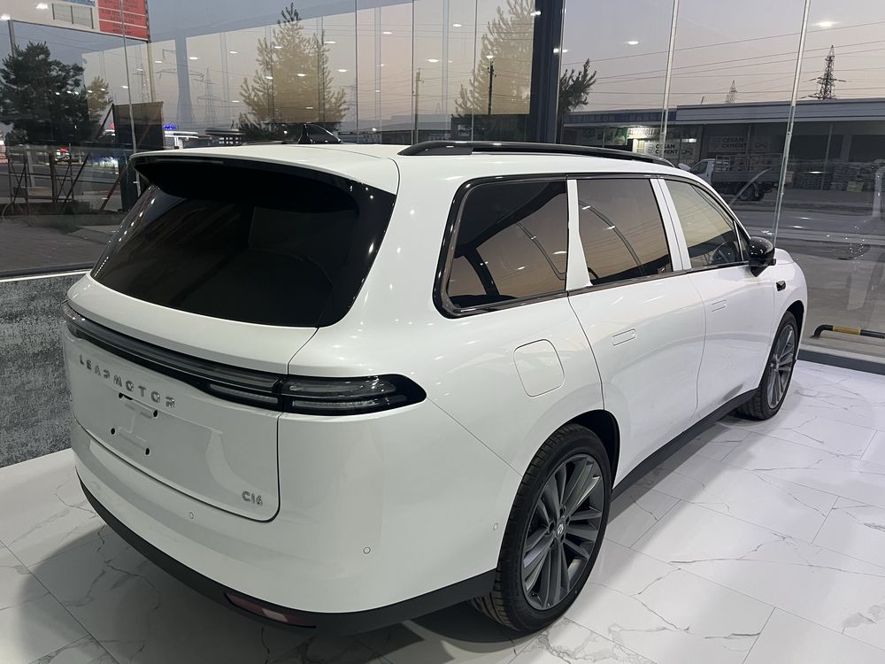 Leapmotor C16 gibrid premium pozitsiya dop opsiya natariusga tayor