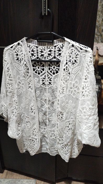 Накидка белая красивая