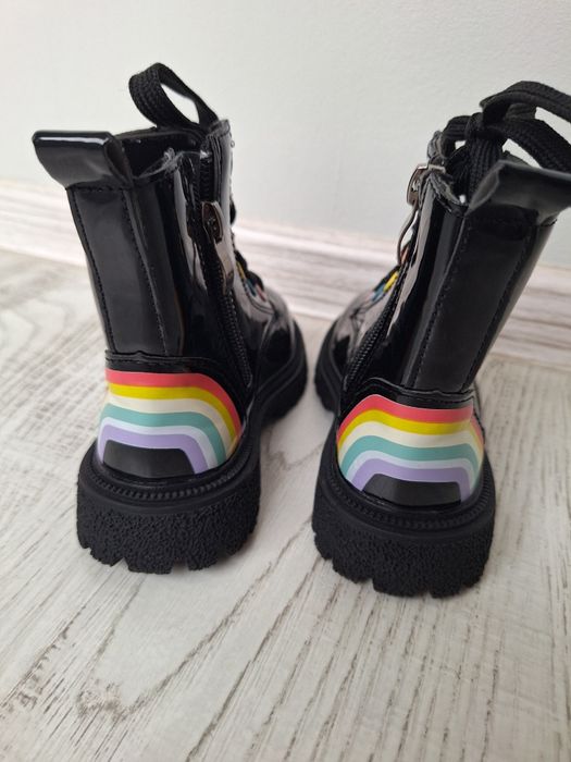 Нови Зимни Боти.