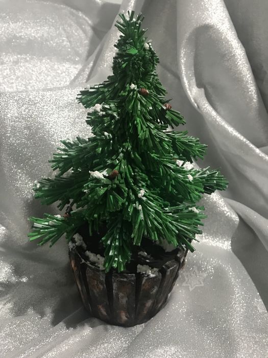 Aranjament “ Brad in vas”