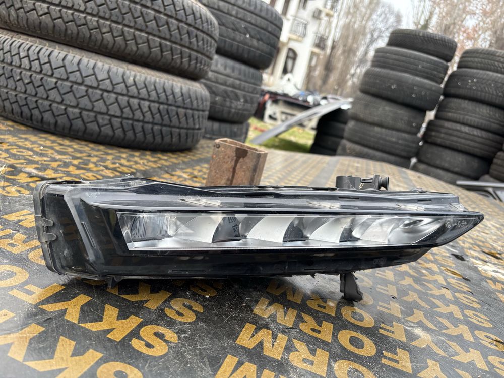 Халоген Skoda Superb 3
