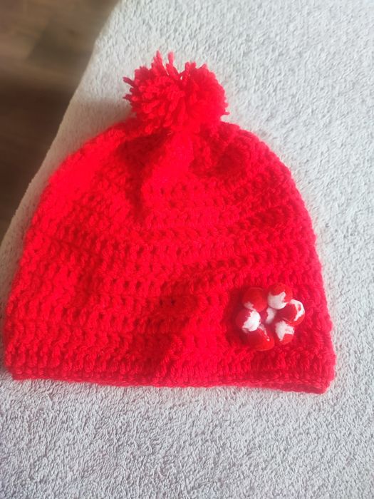Бебешки шапки ръчно изработени