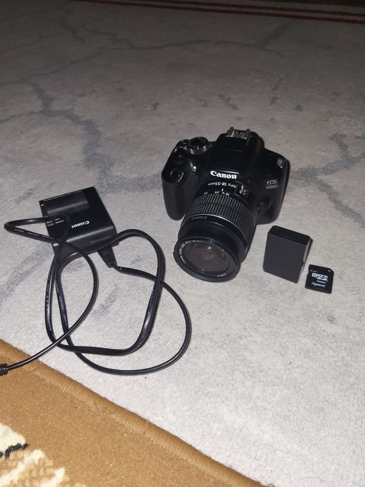 Canon eos 1300d.