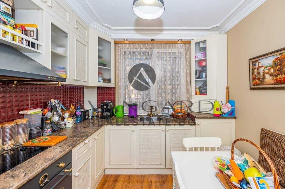 Продава се Тристаен апартамент в Пловдив, Кършияка - 80 кв.м за 2113 €/кв.м - Снимка #4