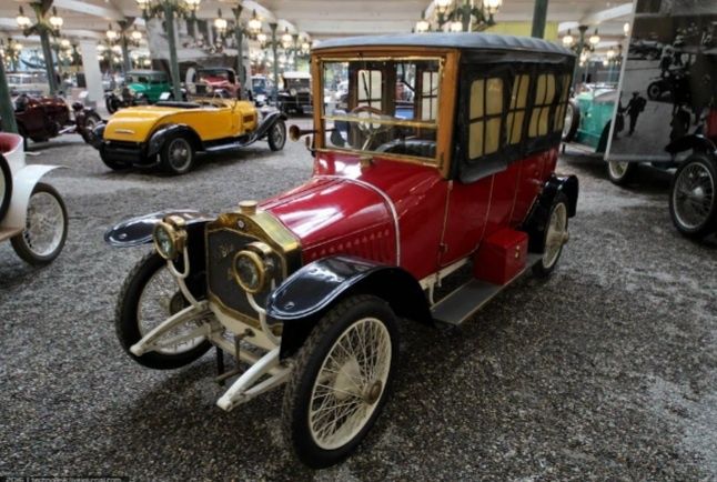 Самая редкий ретро автомобили стартй времён.