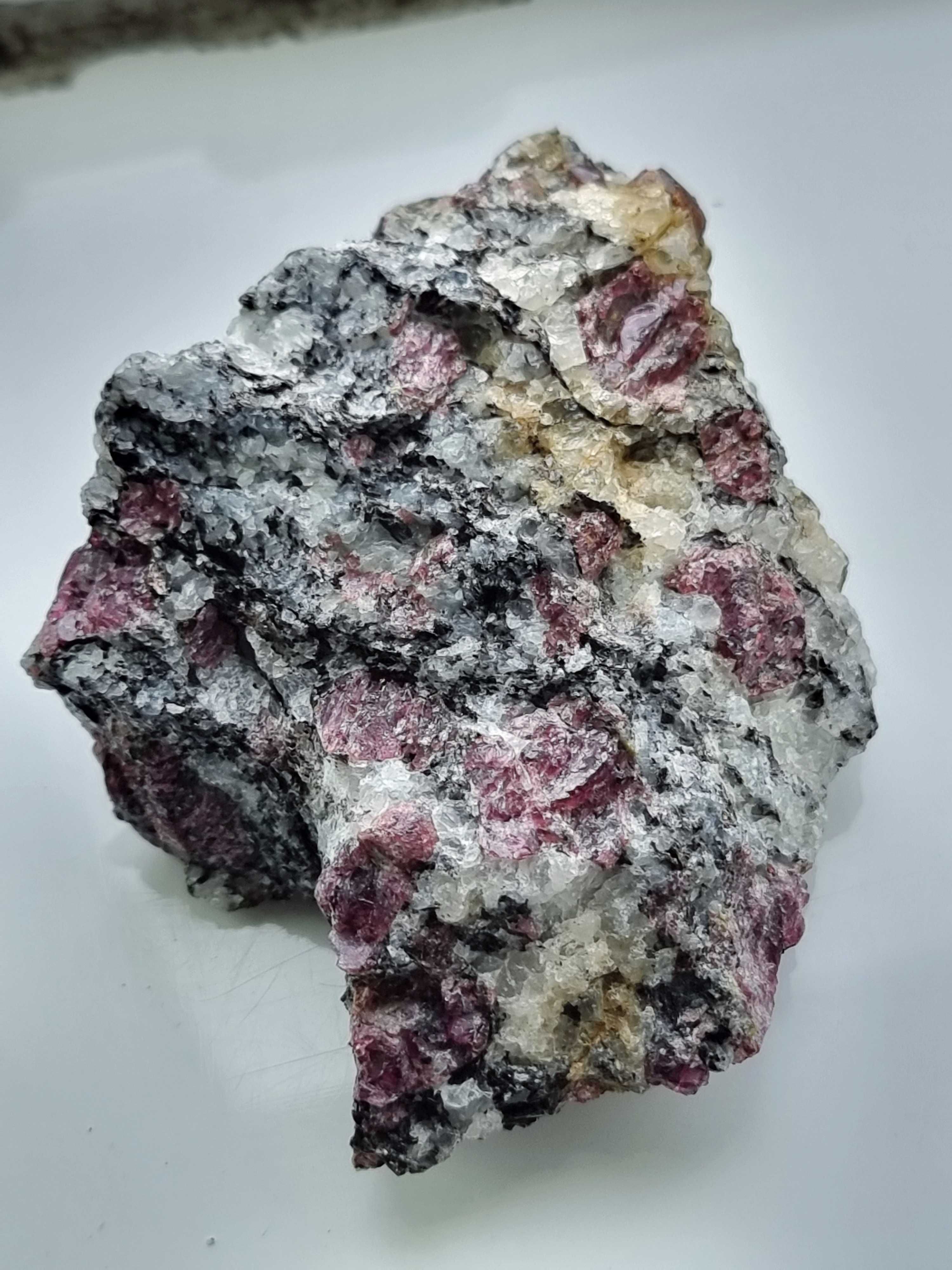 Mineral - floare de mina Granat