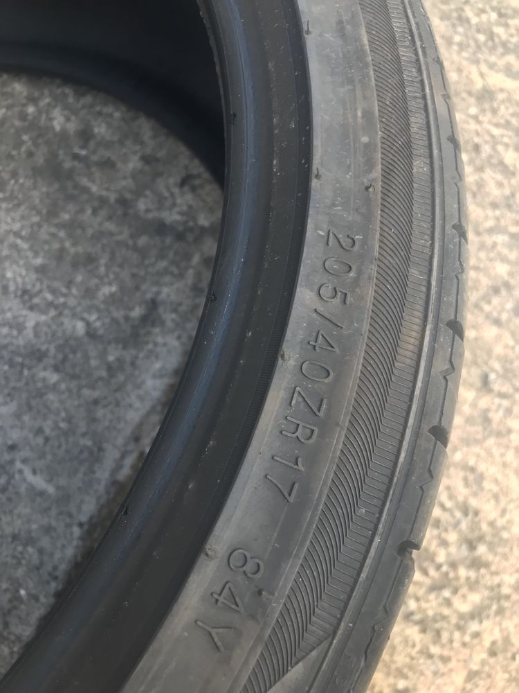 Летни гуми 2бр.205/40R17