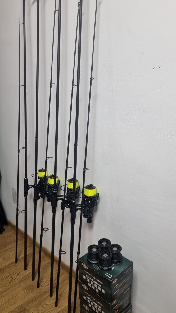 SET 4 Lansete Crap FL VIPER 3.90m 3.5 LBS + 4 Mulinete AVIATOR DP70