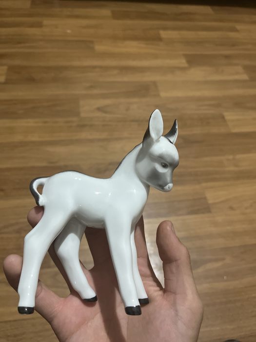Фарфоровая статуэтка жеребёнка (винтаж, коллекционная)