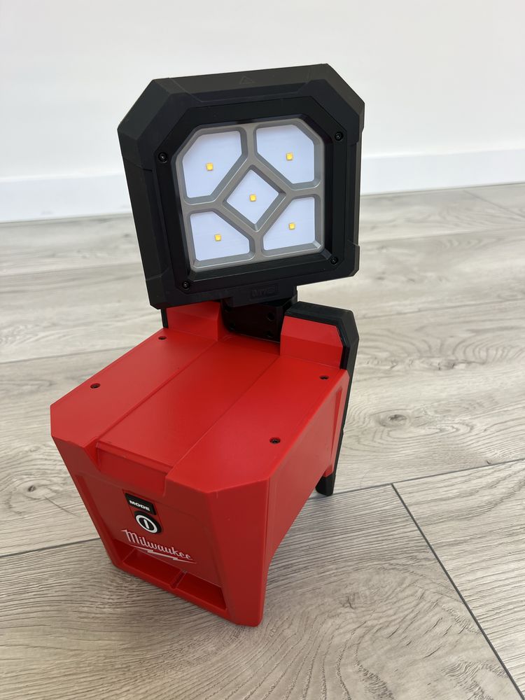Lanterna,lampa lucru Milwaukee 18v