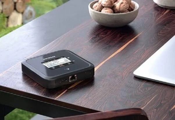 Netgear 5G WiFi 6 Mobile Router (MR5200) NOU