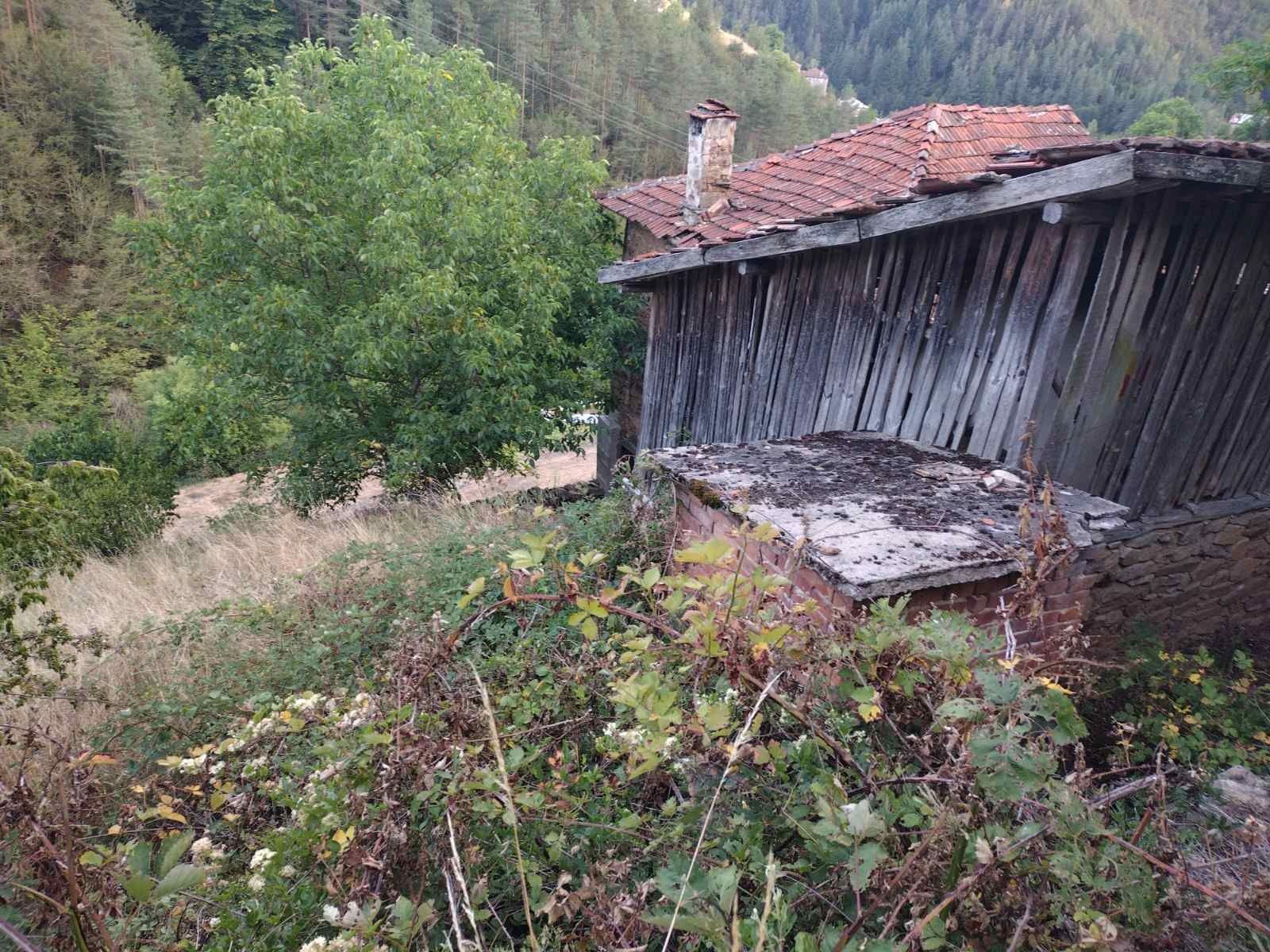 Къща с плевня с.малка Арда,