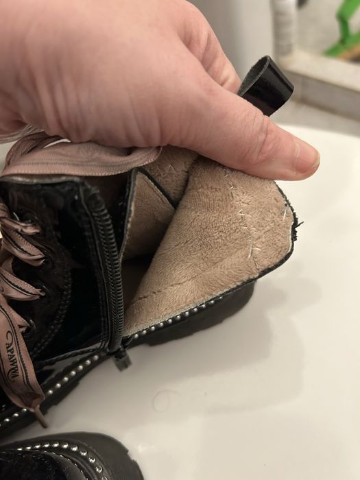 Детски лачени боти