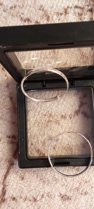 Продавам сребърни обеци