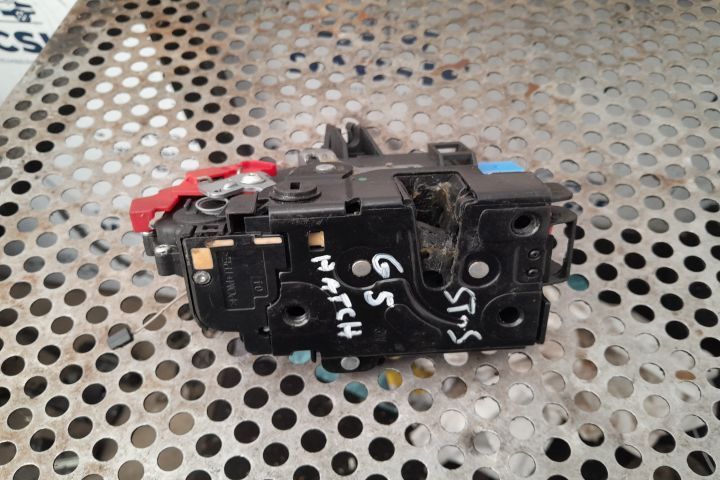 Broasca usa fata stanga 7L0839015D Volkswagen VW Golf 5  [din 2003 pa