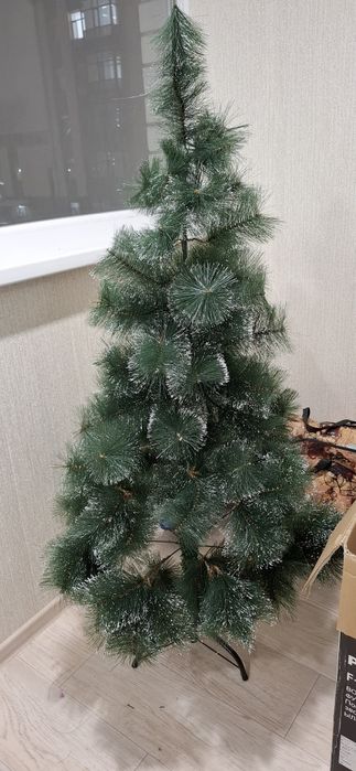 Продам ёлку искусственную