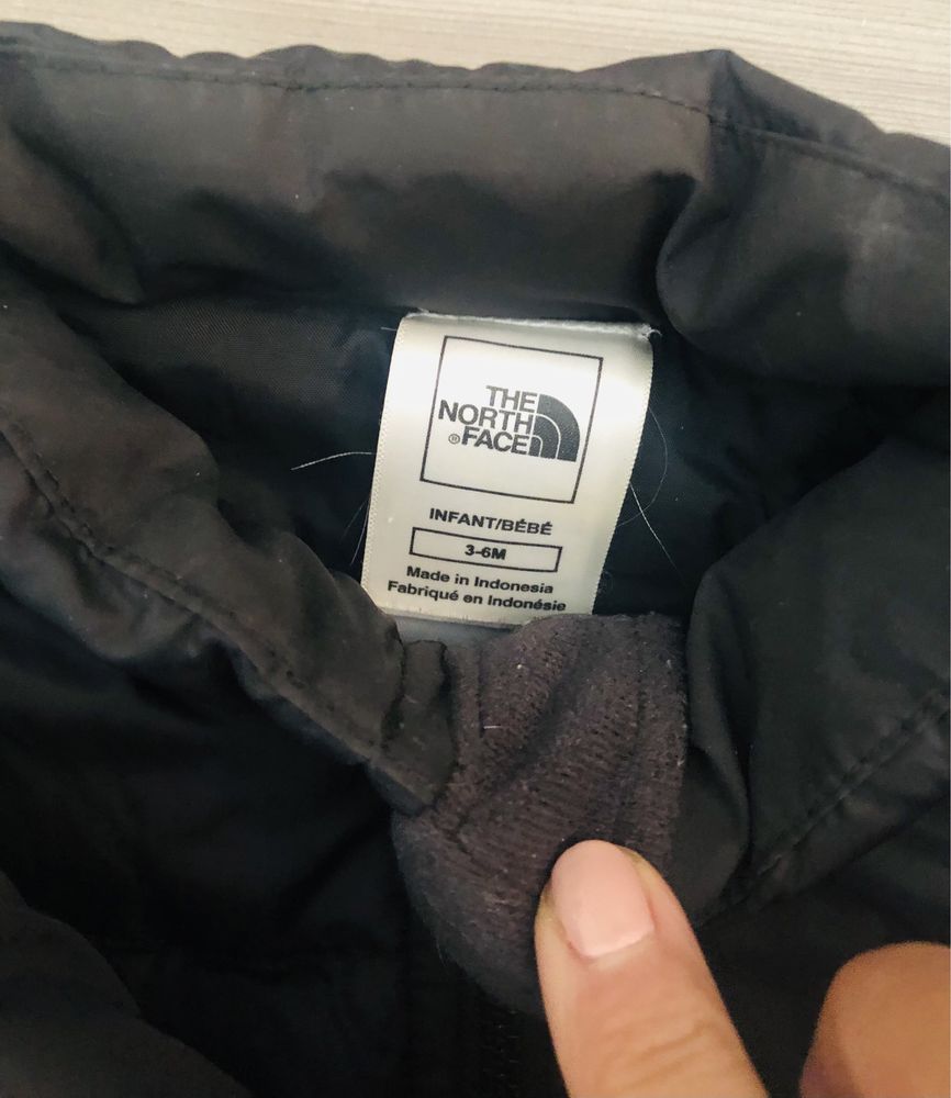 Geaca 3/6 luni The North Face cu puf orig