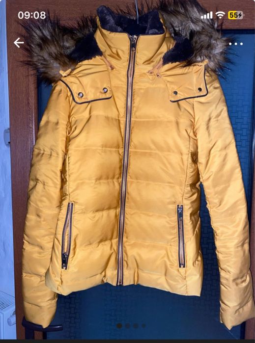 Geaca de iarna cu blana pe partea de sus