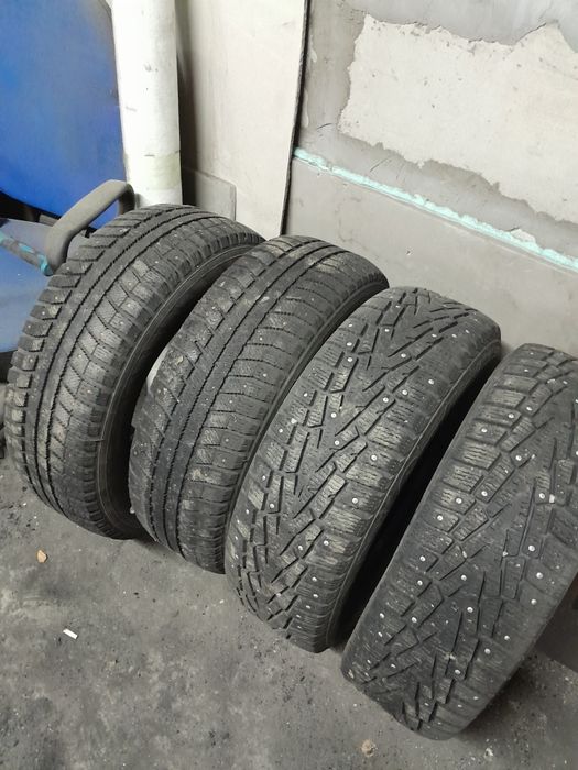 Продам зимнюю резину 205×65×15