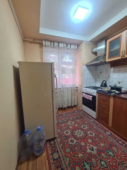 Шаҳар марказида 2 хонали квартира сотилади