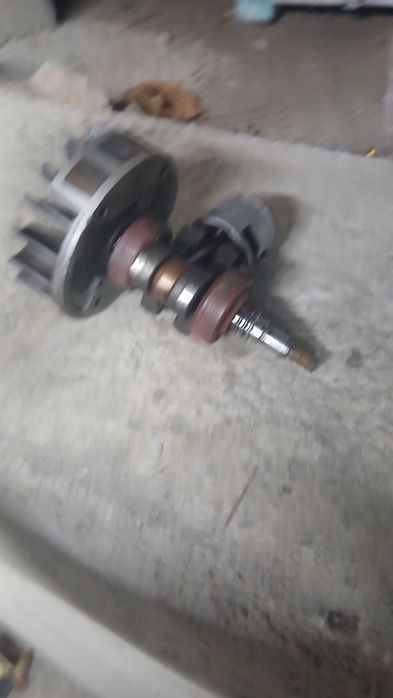 Vând piston și bielă și bobina de drujbă husqvarna 240