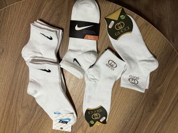Nike,cucci чорапи цена за брой 5лв