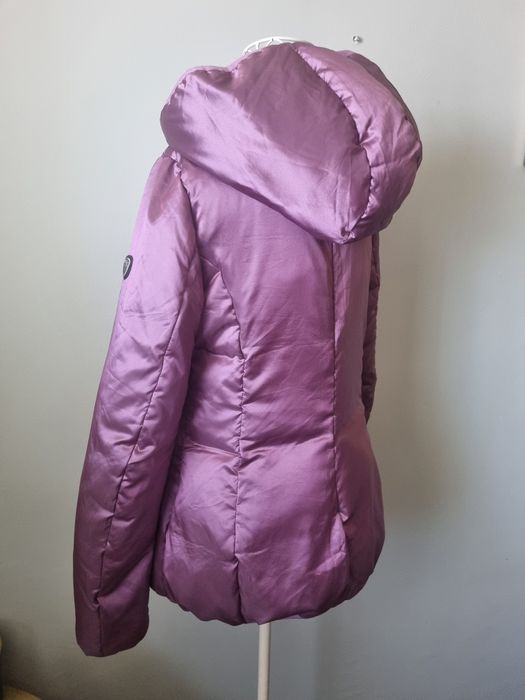 Дамско Яке Emporio Armani EA7 с гъши пух и качулка