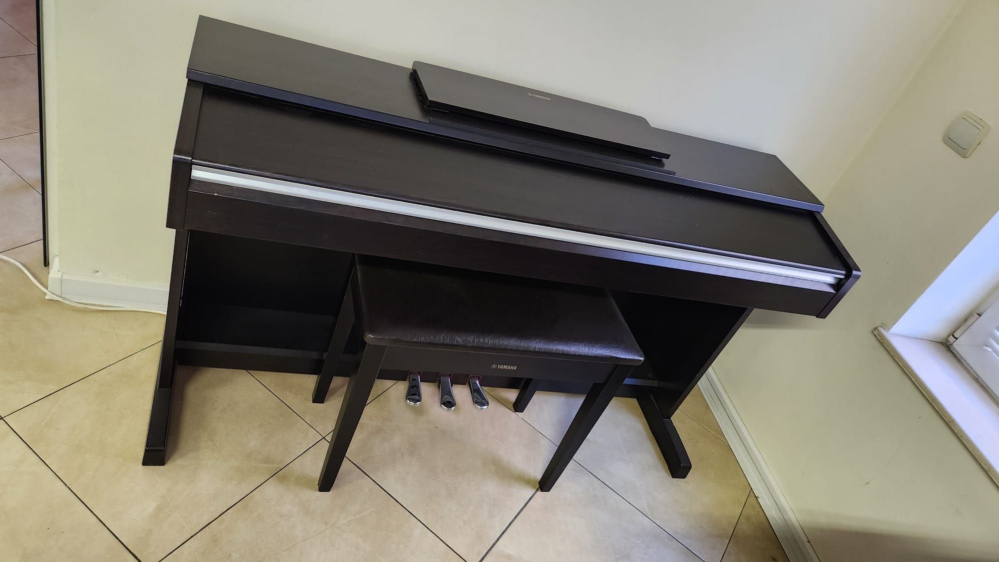 Дигитално пиано Yamaha YDP 142 кафяво
