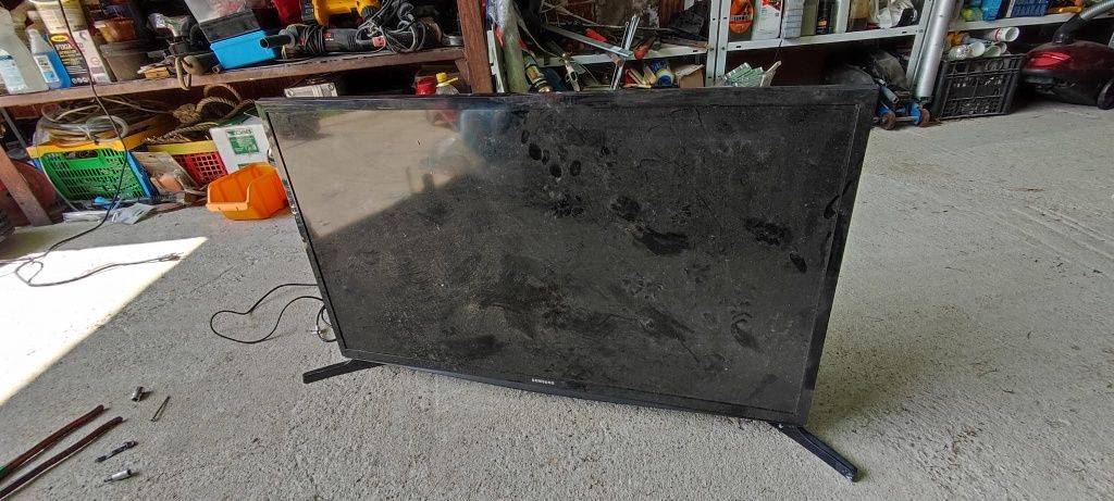 Samsung  model ue32h400aw