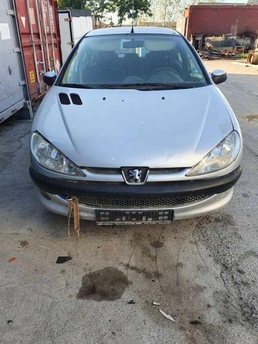 Dezmembrari  Peugeot 206  1998  > 0000 1.4 Benzina
