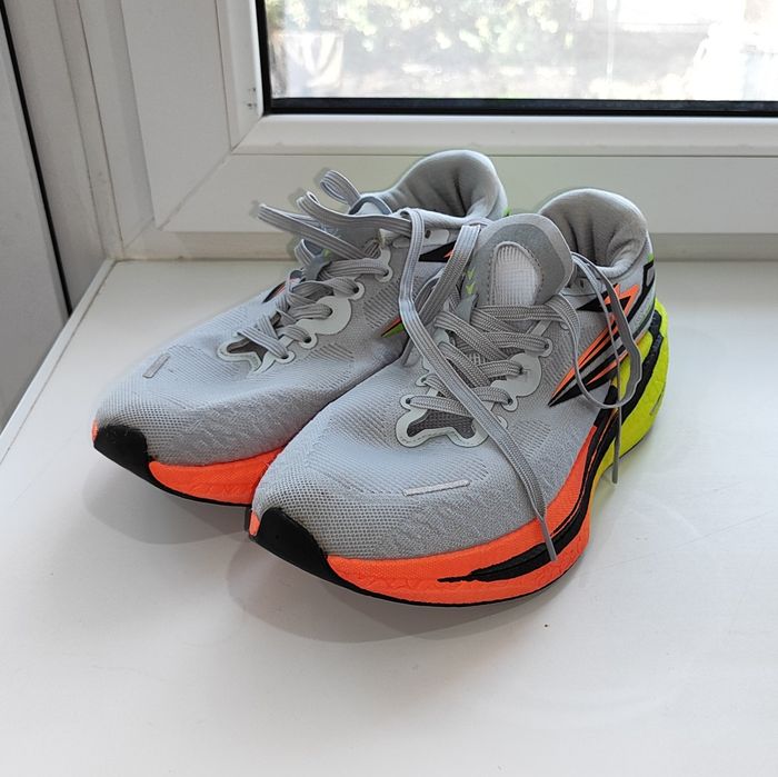 Продам карбоновые кроссовки