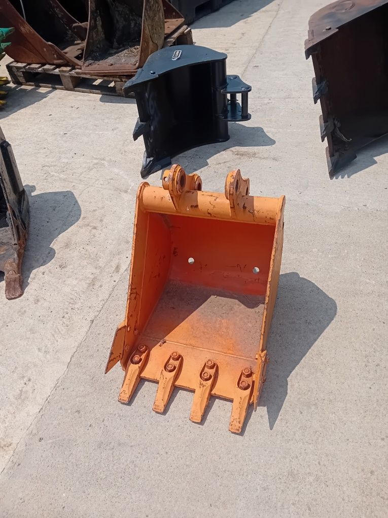 Cupa noua 47 cm miniexcavator 2.5 2.7 tone
